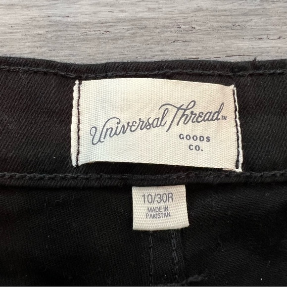 Universal Thread High Rise 90’s shorts size 10 - Picture 6 of 6